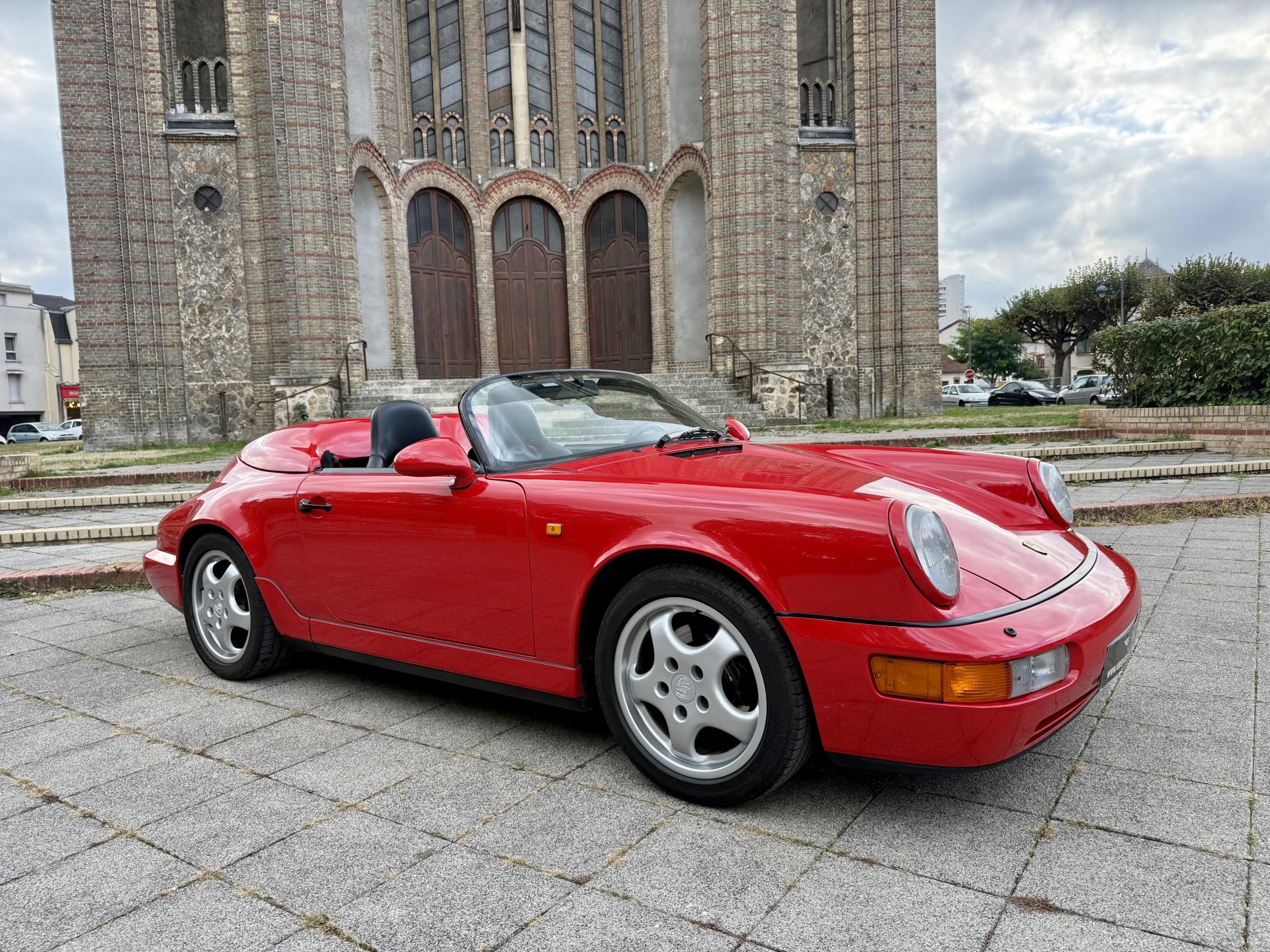 PORSCHE 911