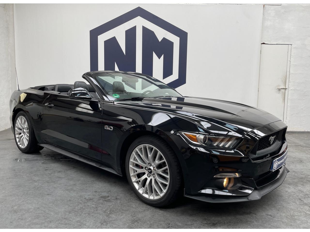 FORD MUSTANG