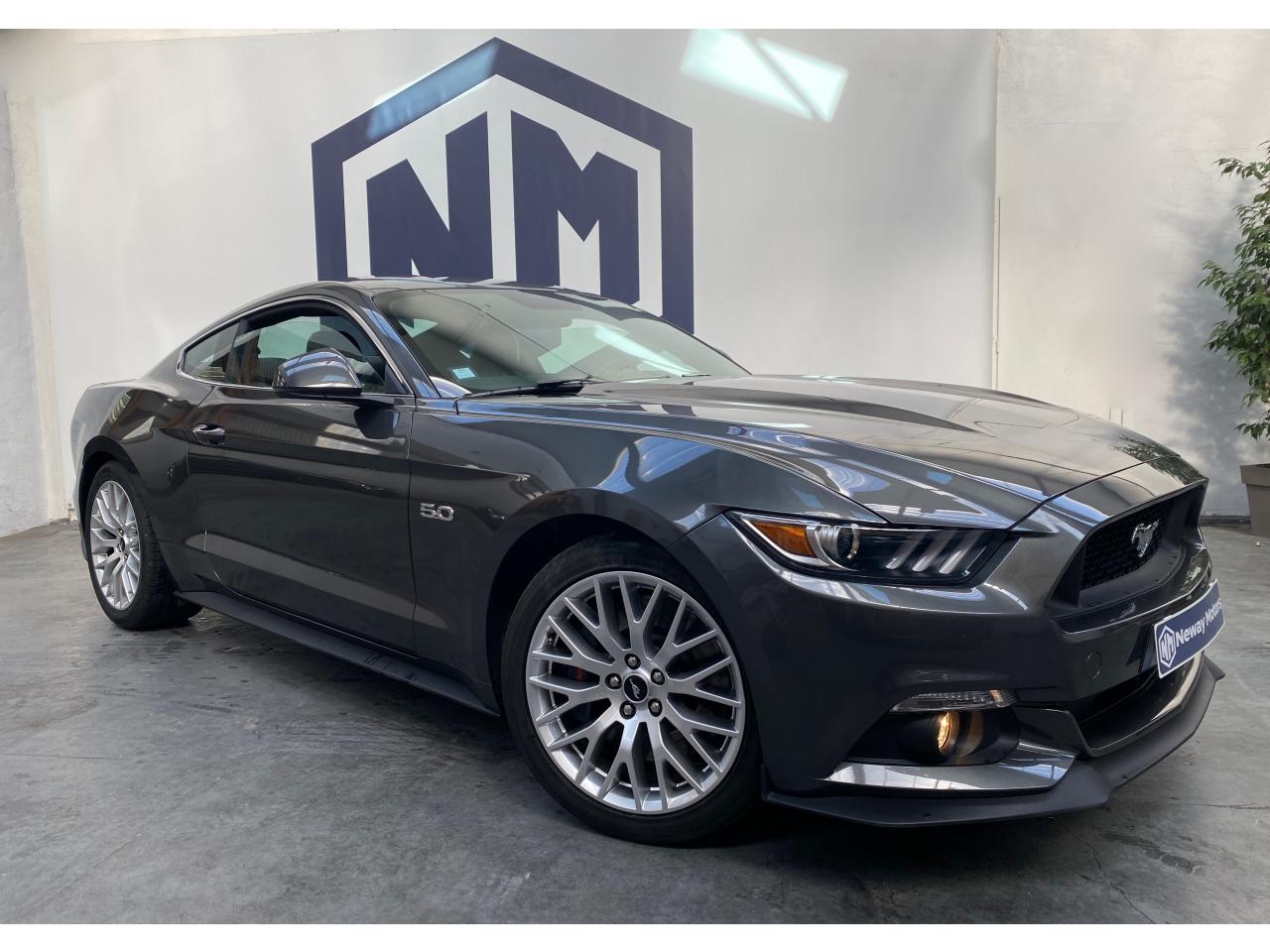 FORD MUSTANG