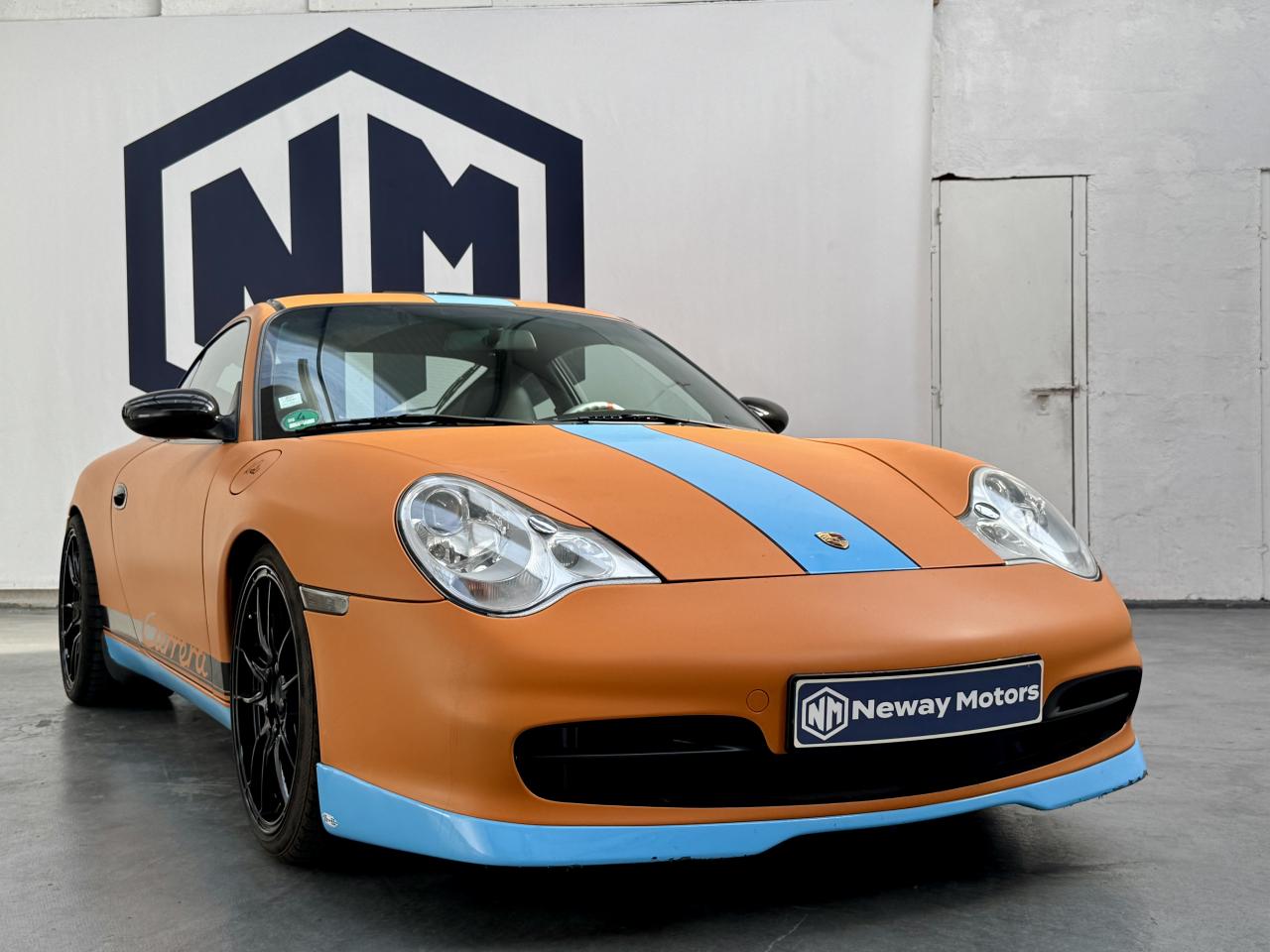 PORSCHE 911