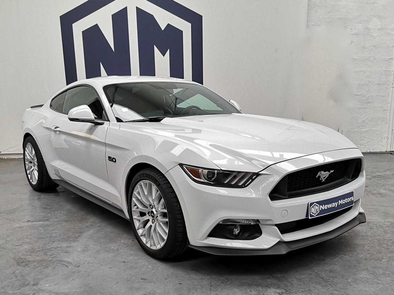 FORD MUSTANG