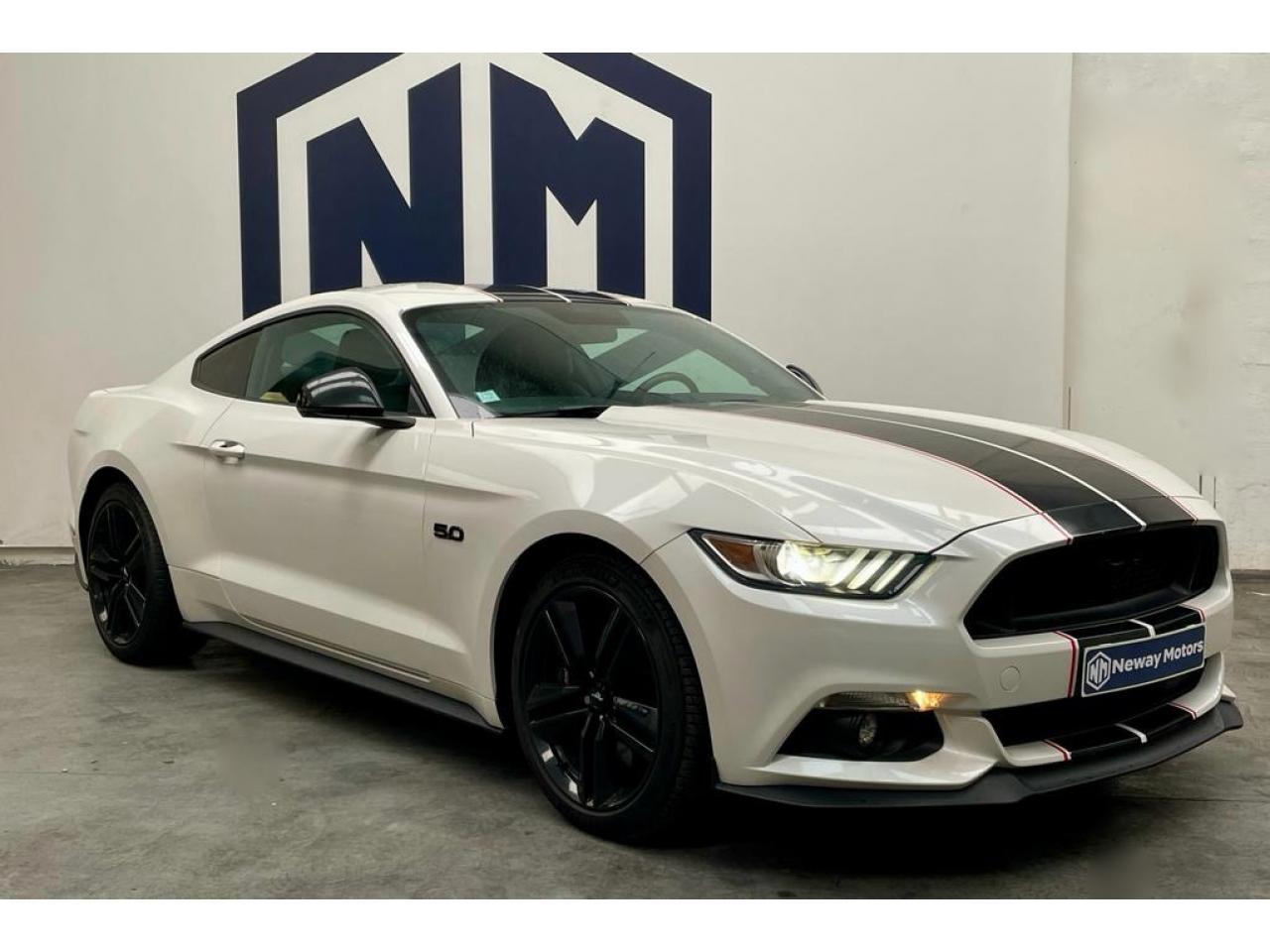 FORD MUSTANG