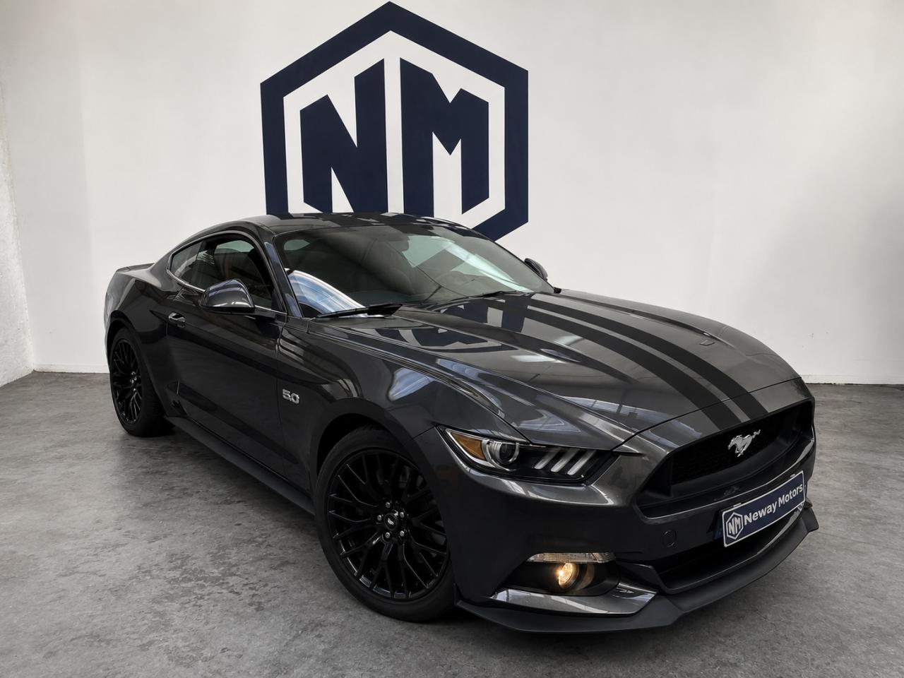 FORD MUSTANG