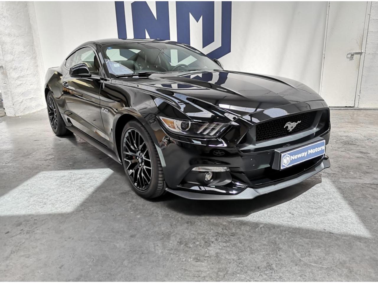 FORD MUSTANG