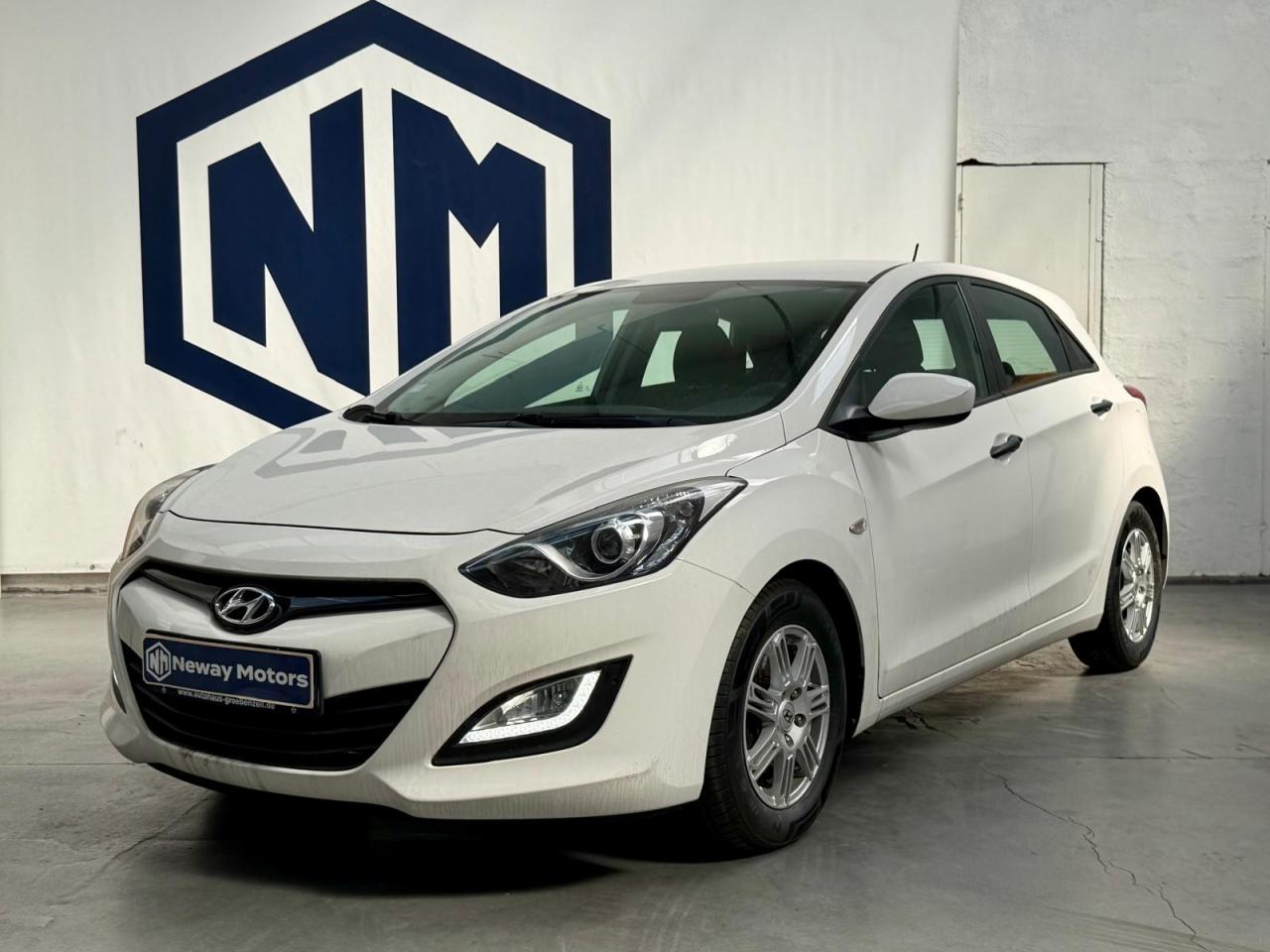 HYUNDAI i30 1.4i - 100 CV  BERLINE . PHASE 2