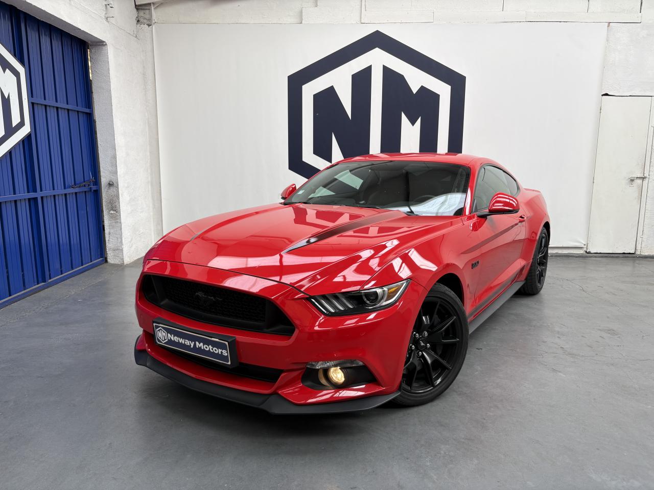 FORD MUSTANG