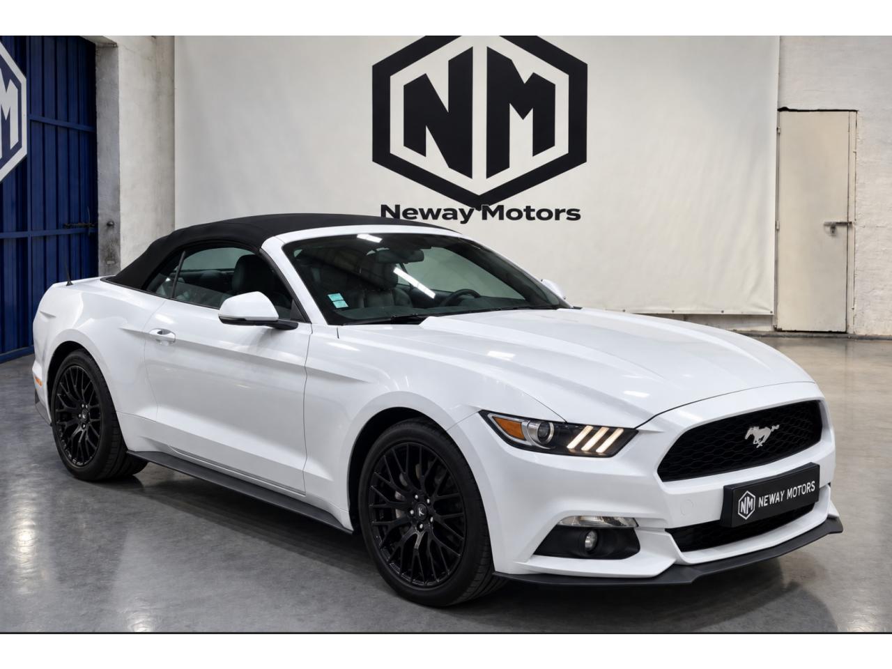 FORD MUSTANG