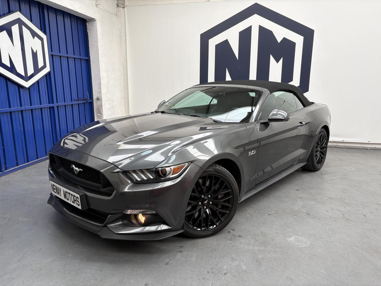 FORD MUSTANG