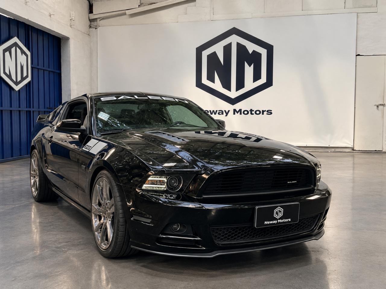 FORD MUSTANG