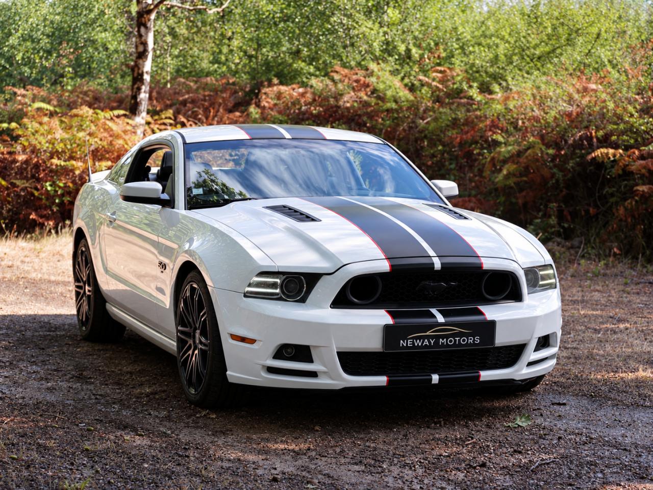 FORD MUSTANG