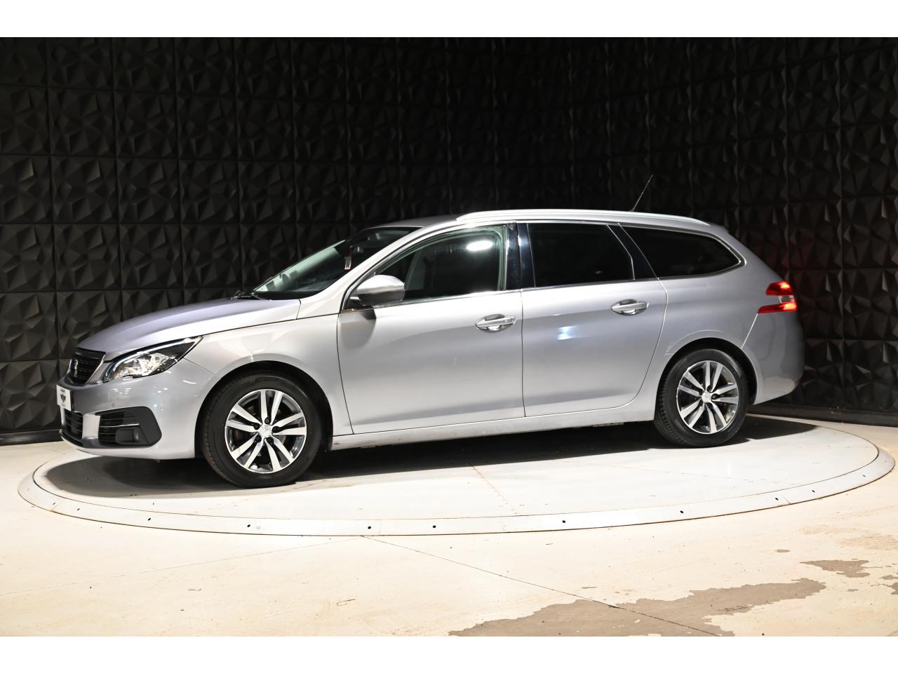 PEUGEOT 308 SW 1.2i PureTech 12V S&S - 130 - BV EAT8 II SW 2014 BREAK Allure PHASE 2 — photo 3