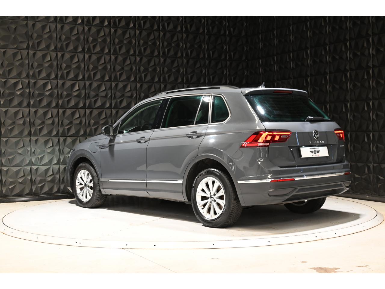 VOLKSWAGEN TIGUAN 1.4 eHybrid - 245 - BV DSG6 2016 Life Business PHASE 2 — photo 4