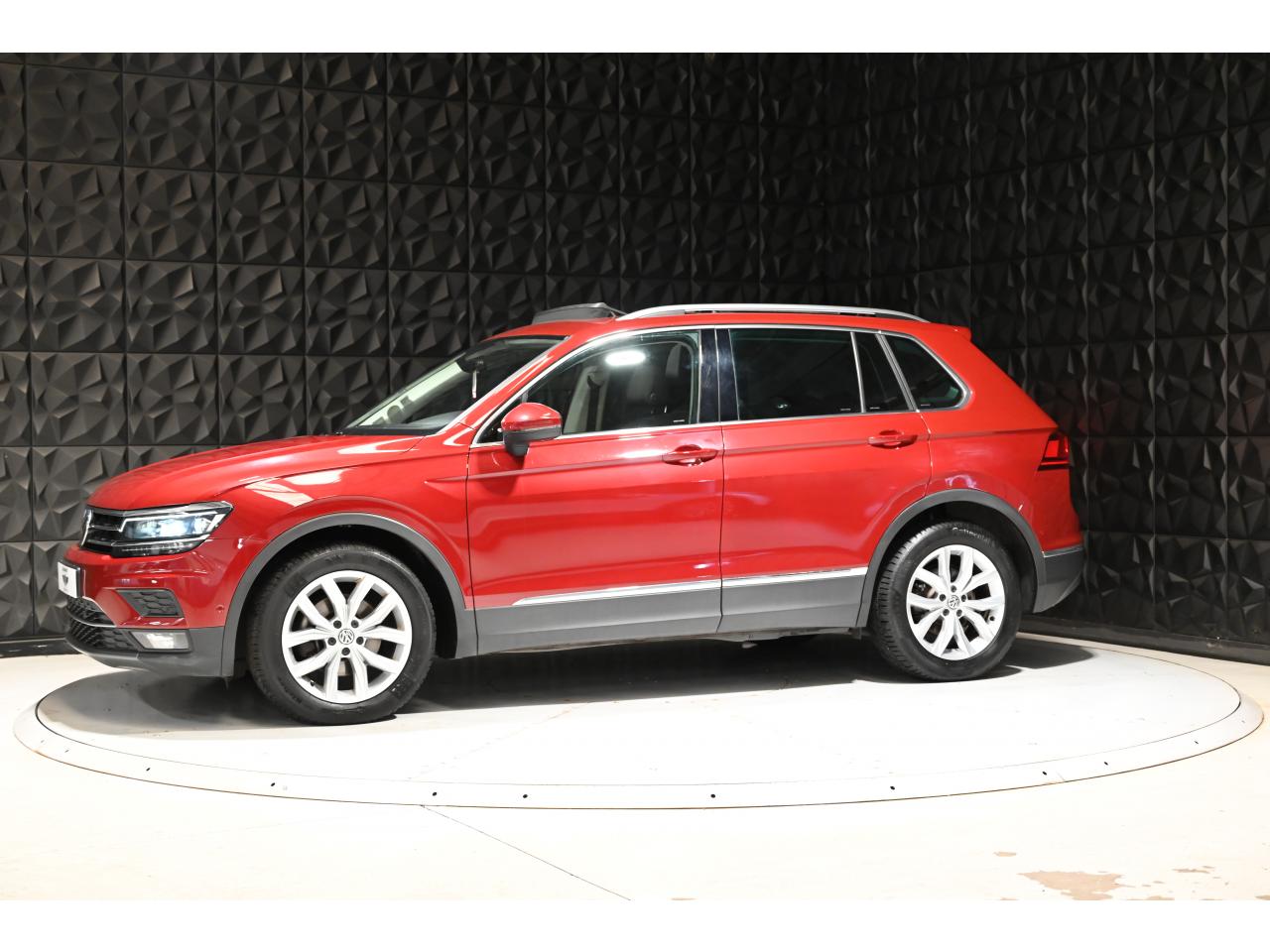 VOLKSWAGEN TIGUAN 2.0 16V TDI BlueMotion - 150 2016 Carat PHASE 1 — photo 3