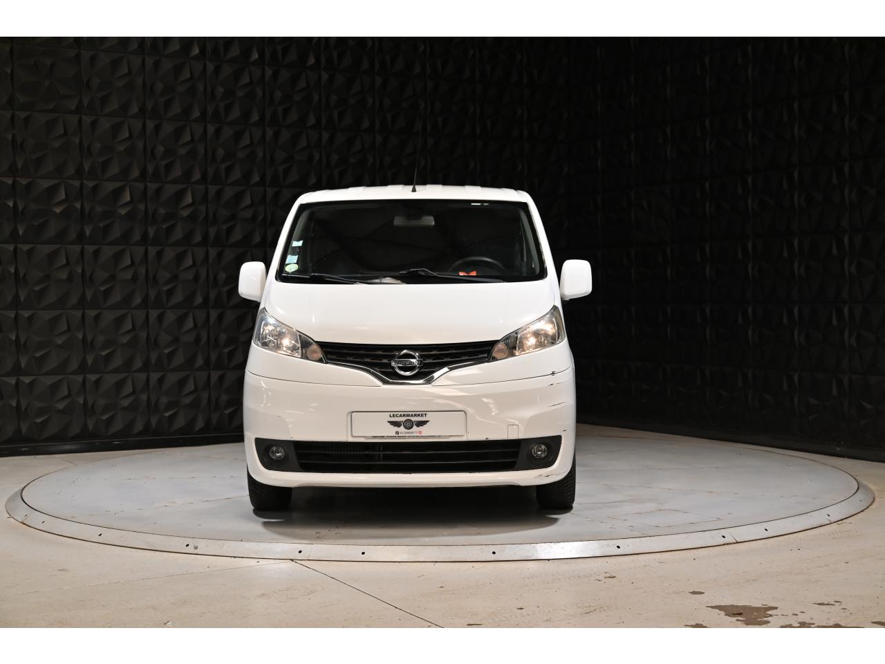 NISSAN NV200