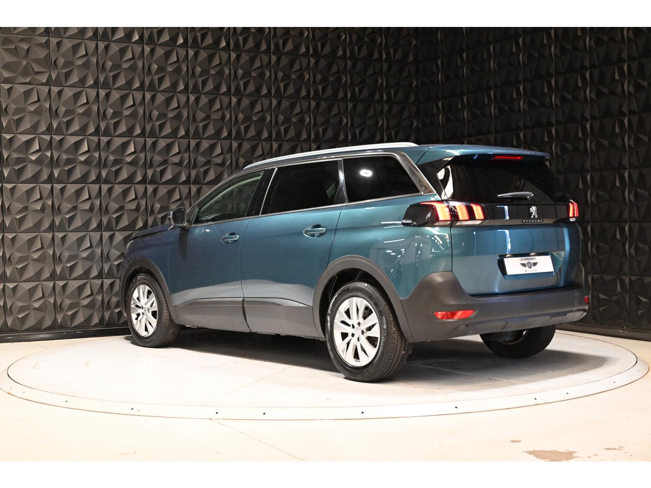 PEUGEOT 5008 1.2i PureTech 12V S&S - 130 - BV EAT8 II 2017 Active Business PHASE 1 — photo 4