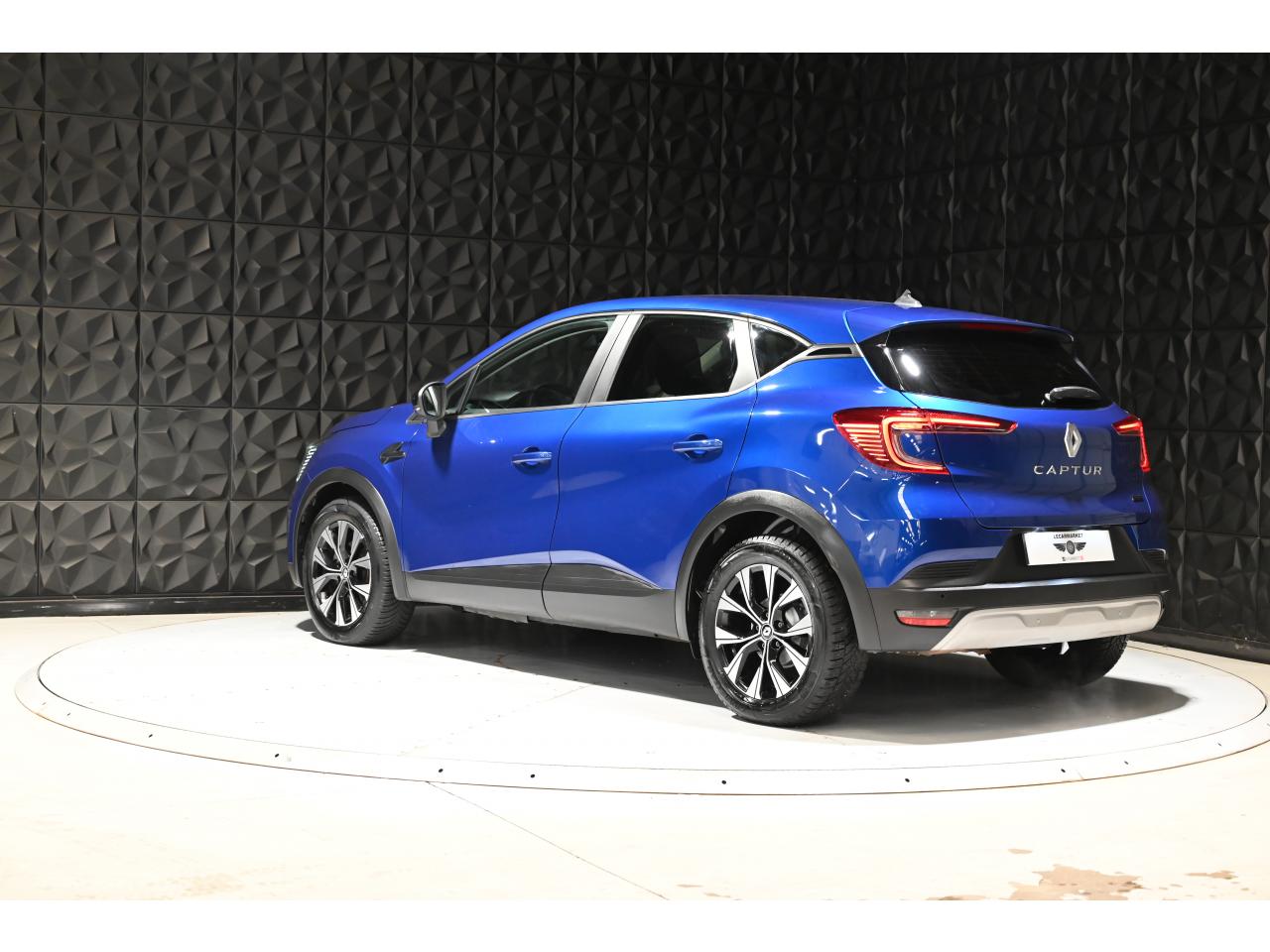 RENAULT CAPTUR 1.6 E-Tech Hybride - 145 - BVA multi-modes  II Evolution PHASE 1 — photo 4
