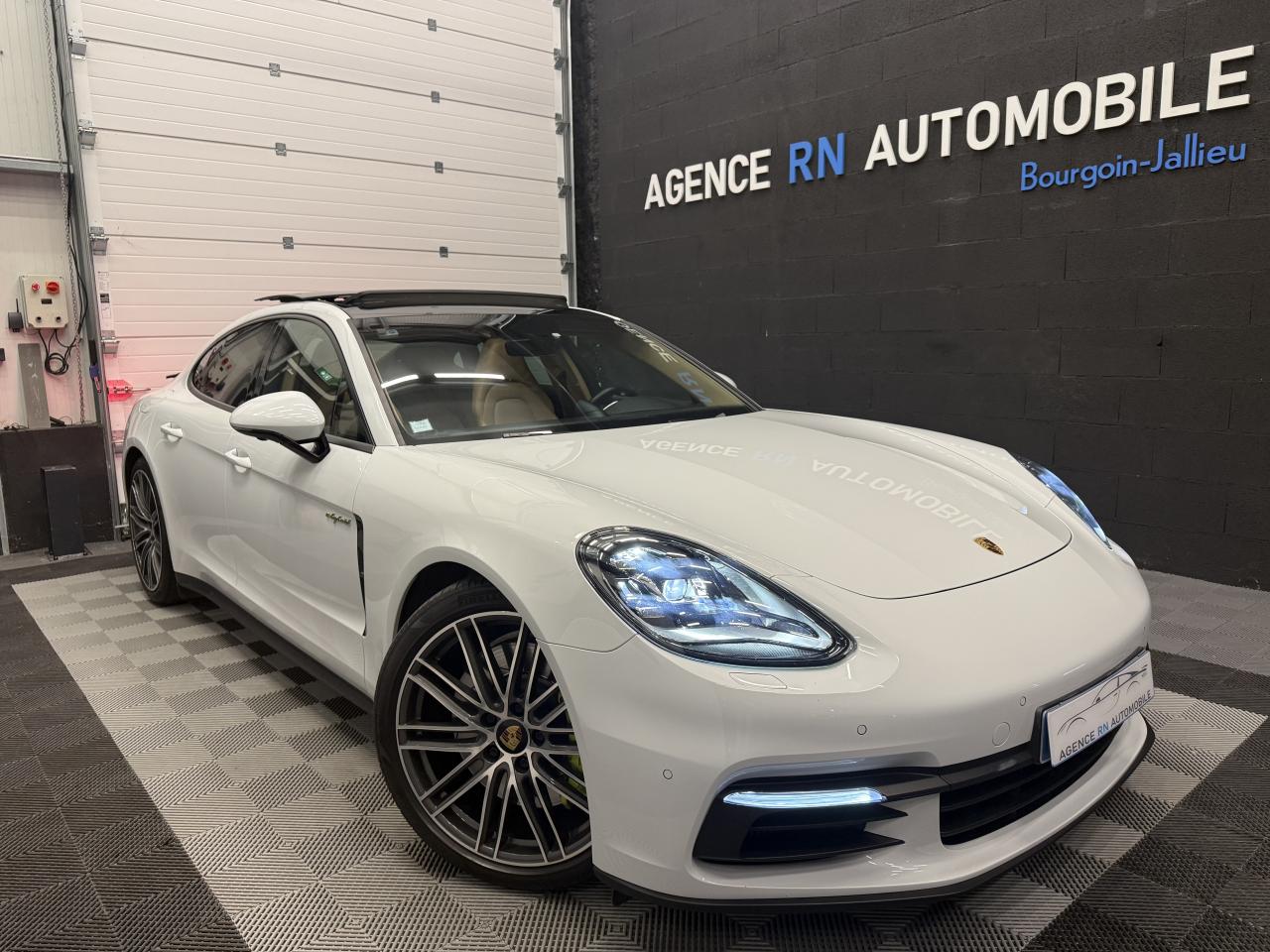 PORSCHE PANAMERA