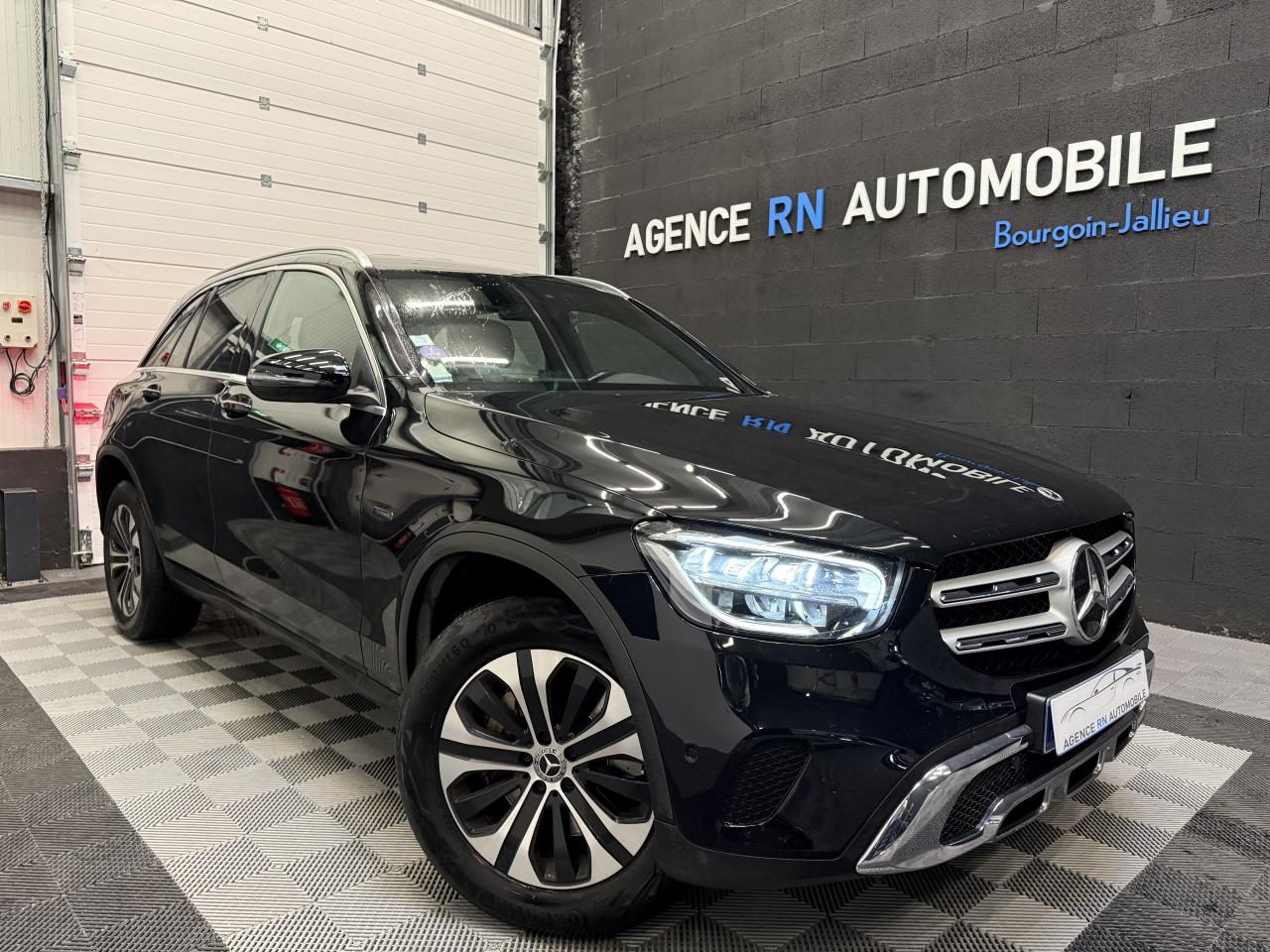 MERCEDES GLC