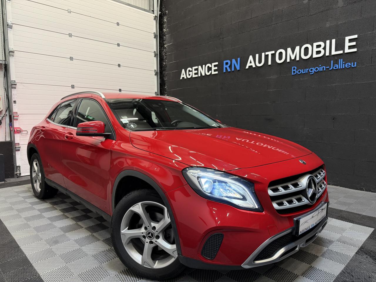 MERCEDES GLA