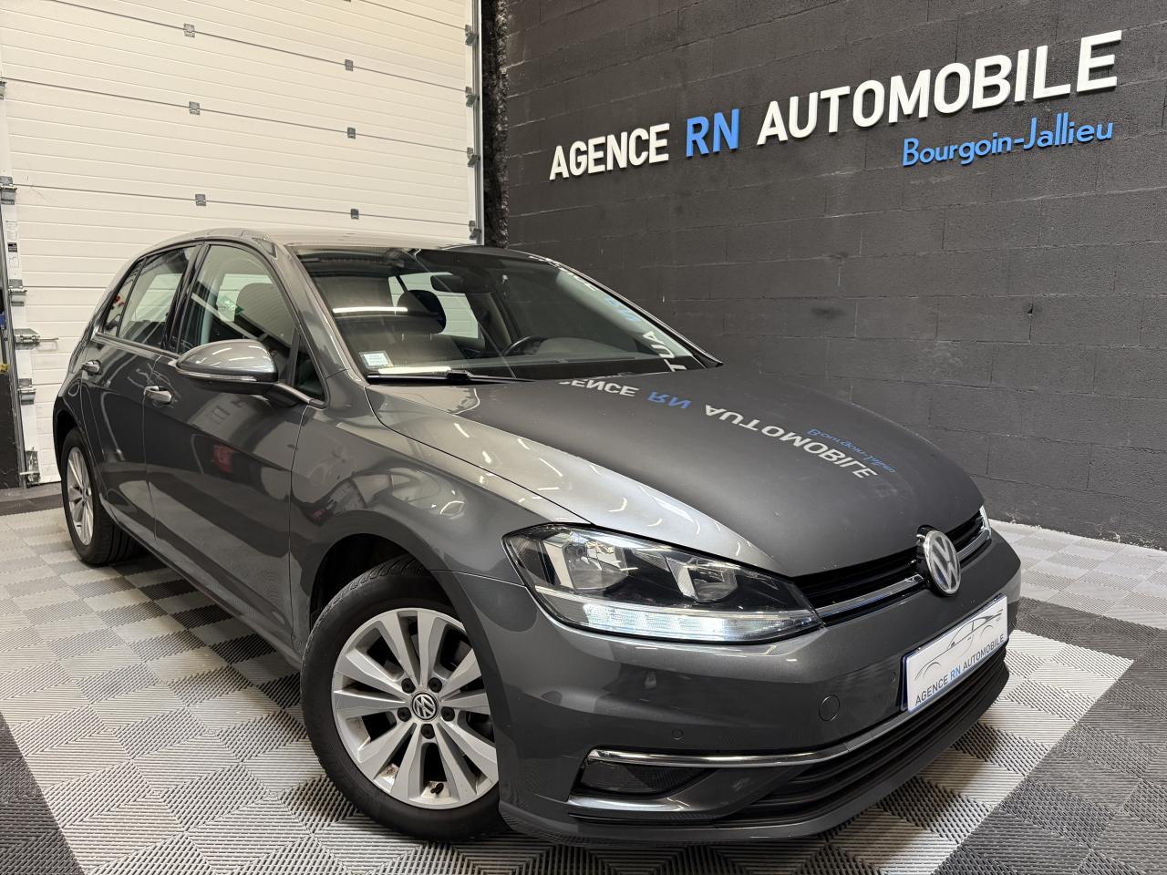 VOLKSWAGEN GOLF
