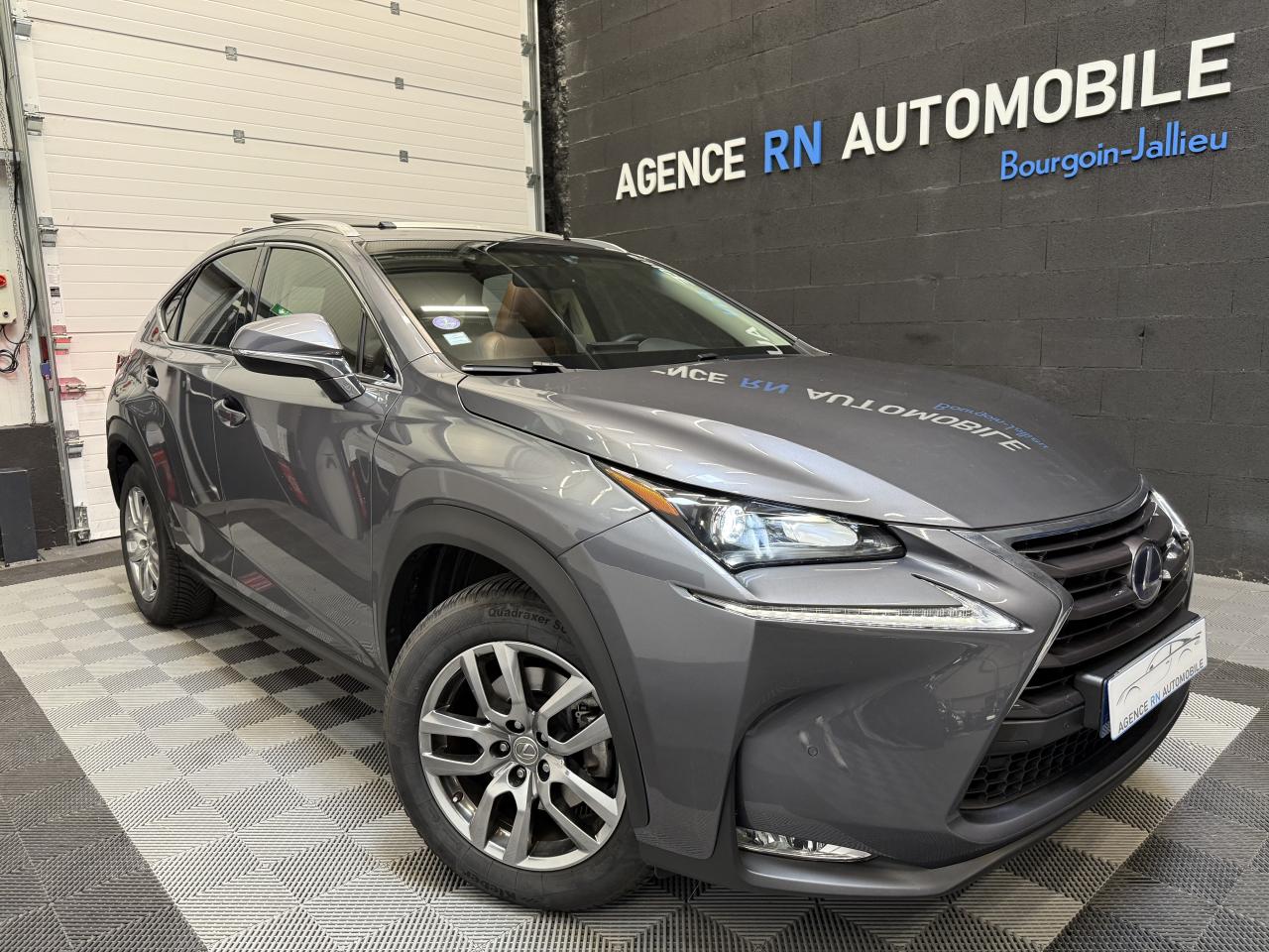 LEXUS NX 300h 197 ch Luxe E-CVT 4WD