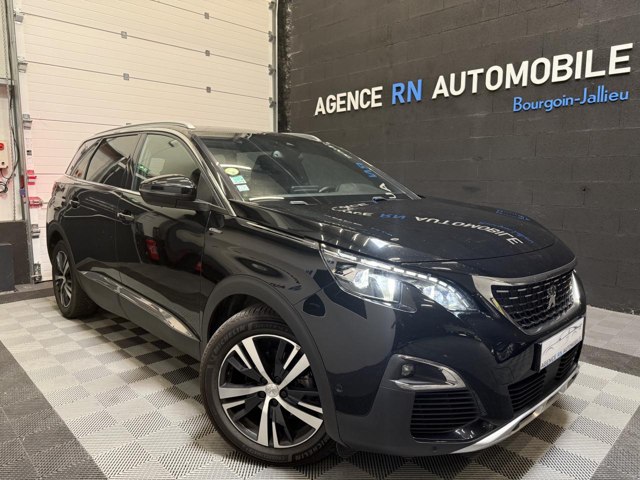 PEUGEOT 5008
