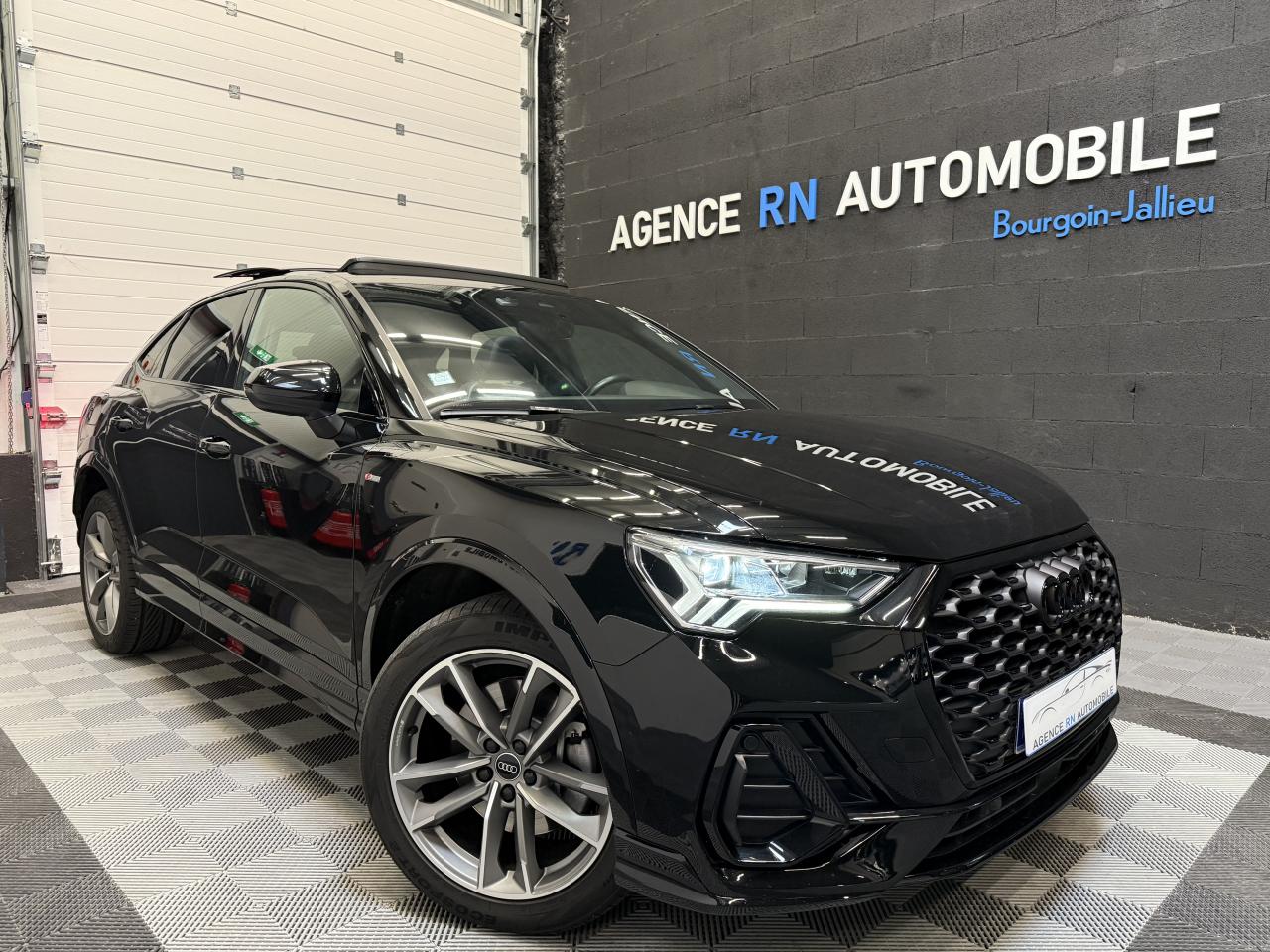AUDI Q3