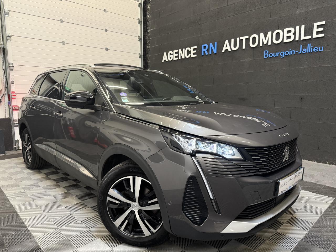 PEUGEOT 5008