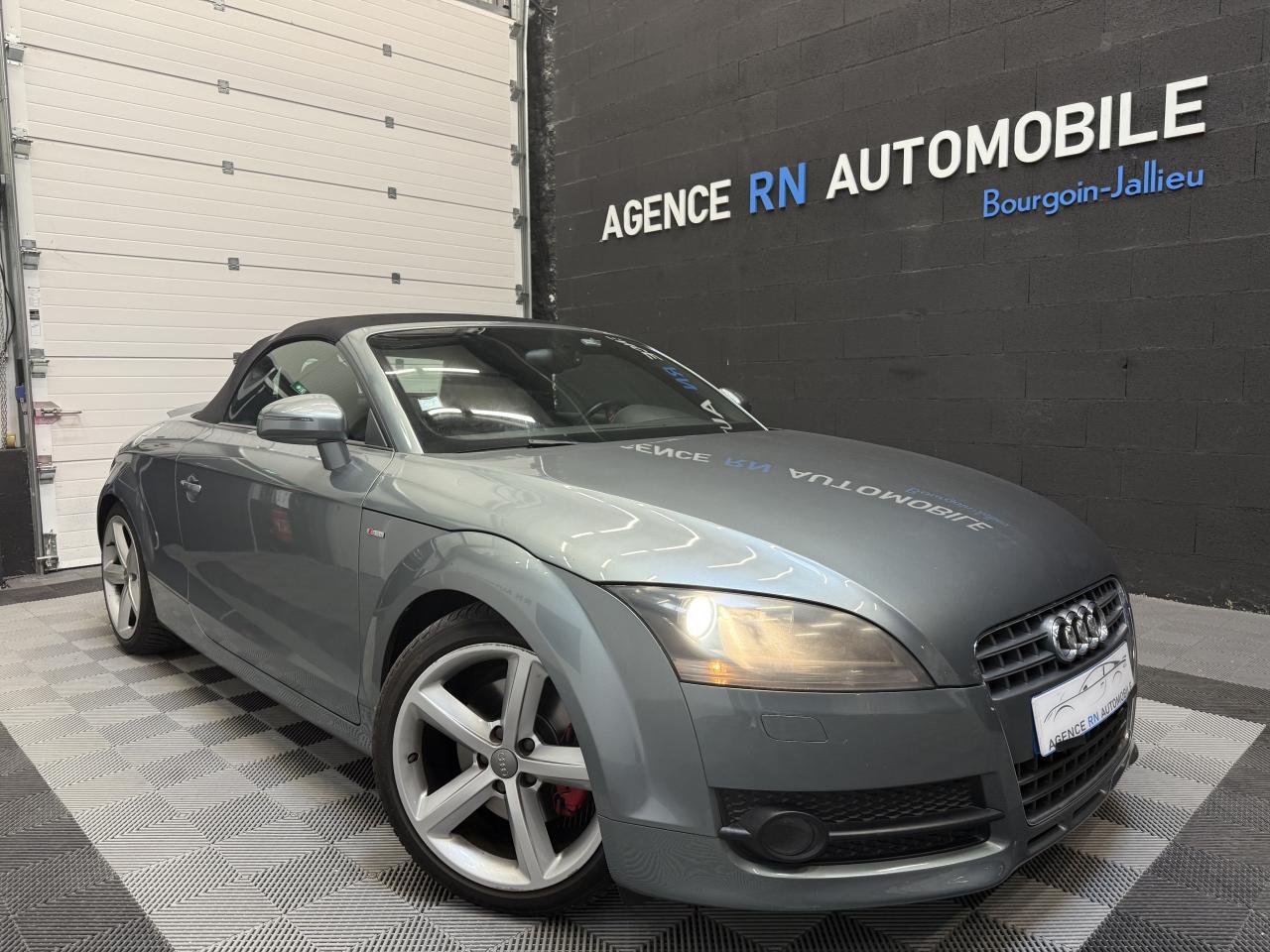 AUDI TT