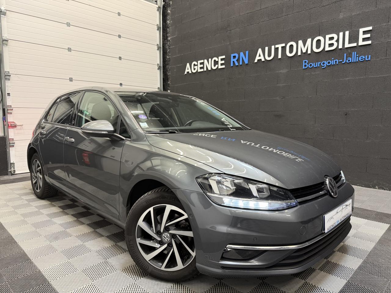 VOLKSWAGEN GOLF
