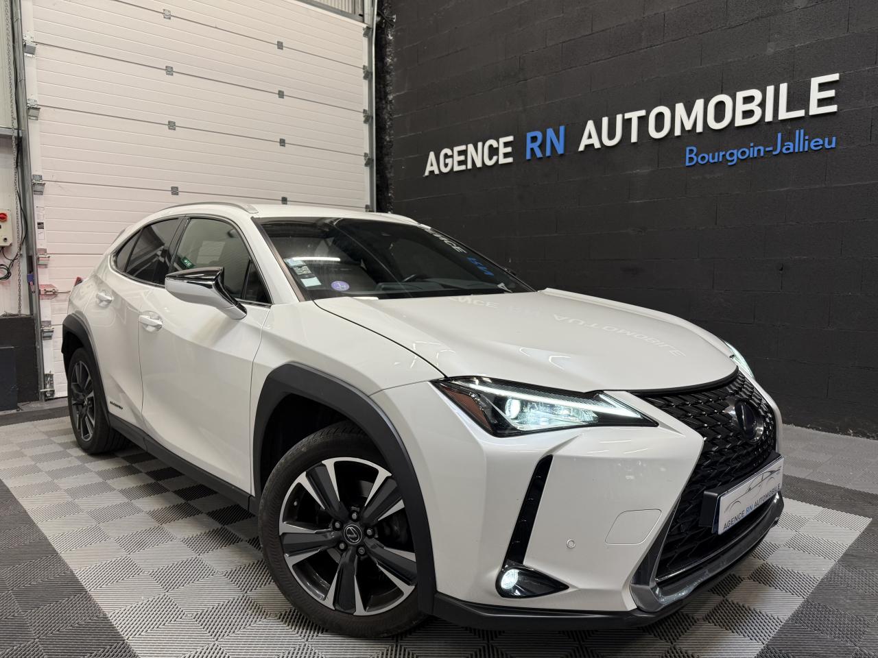 LEXUS UX