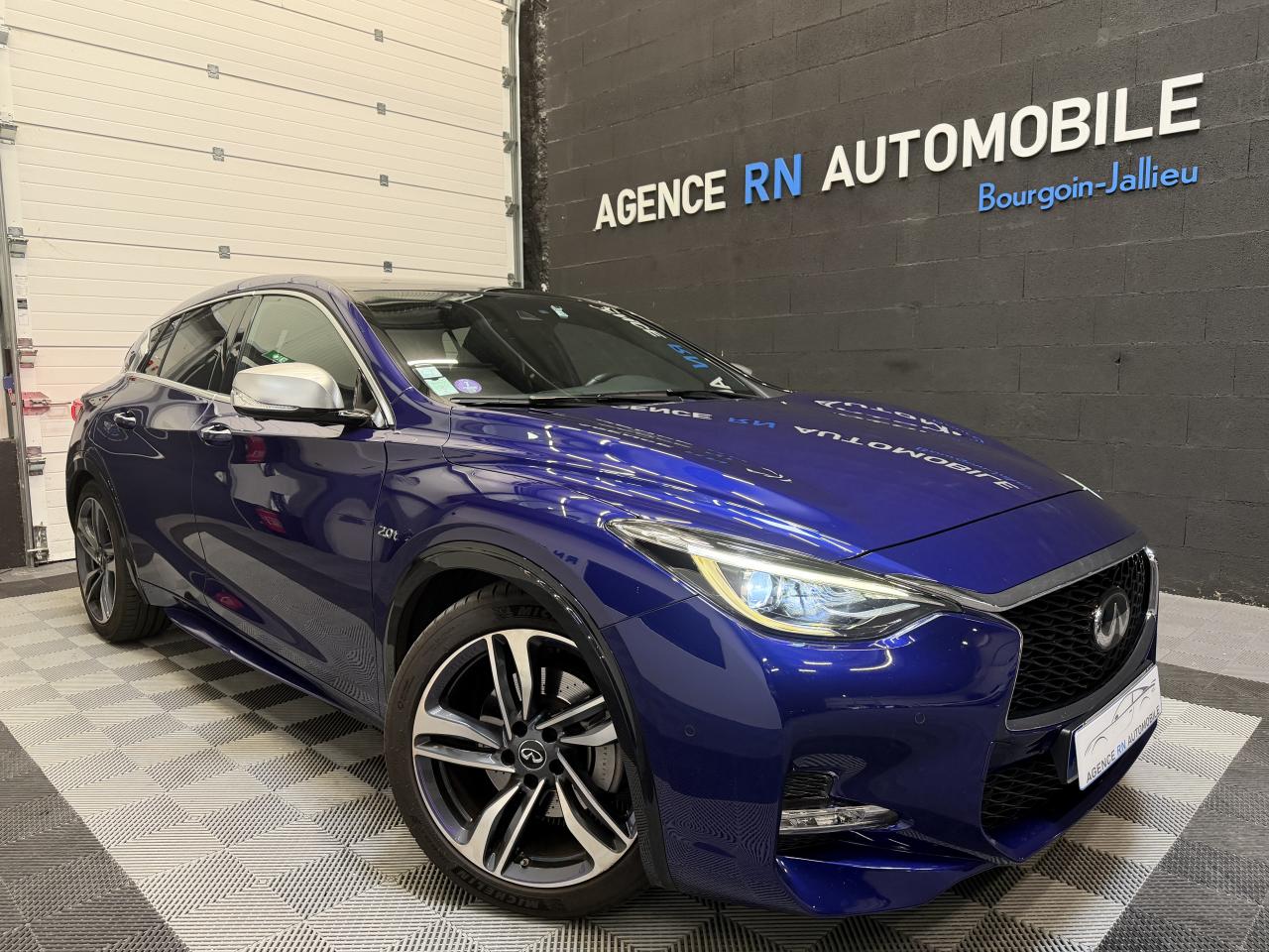 INFINITI Q30 2.0 T 211 ch AWD Sport BVA7