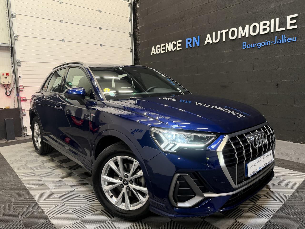 AUDI Q3