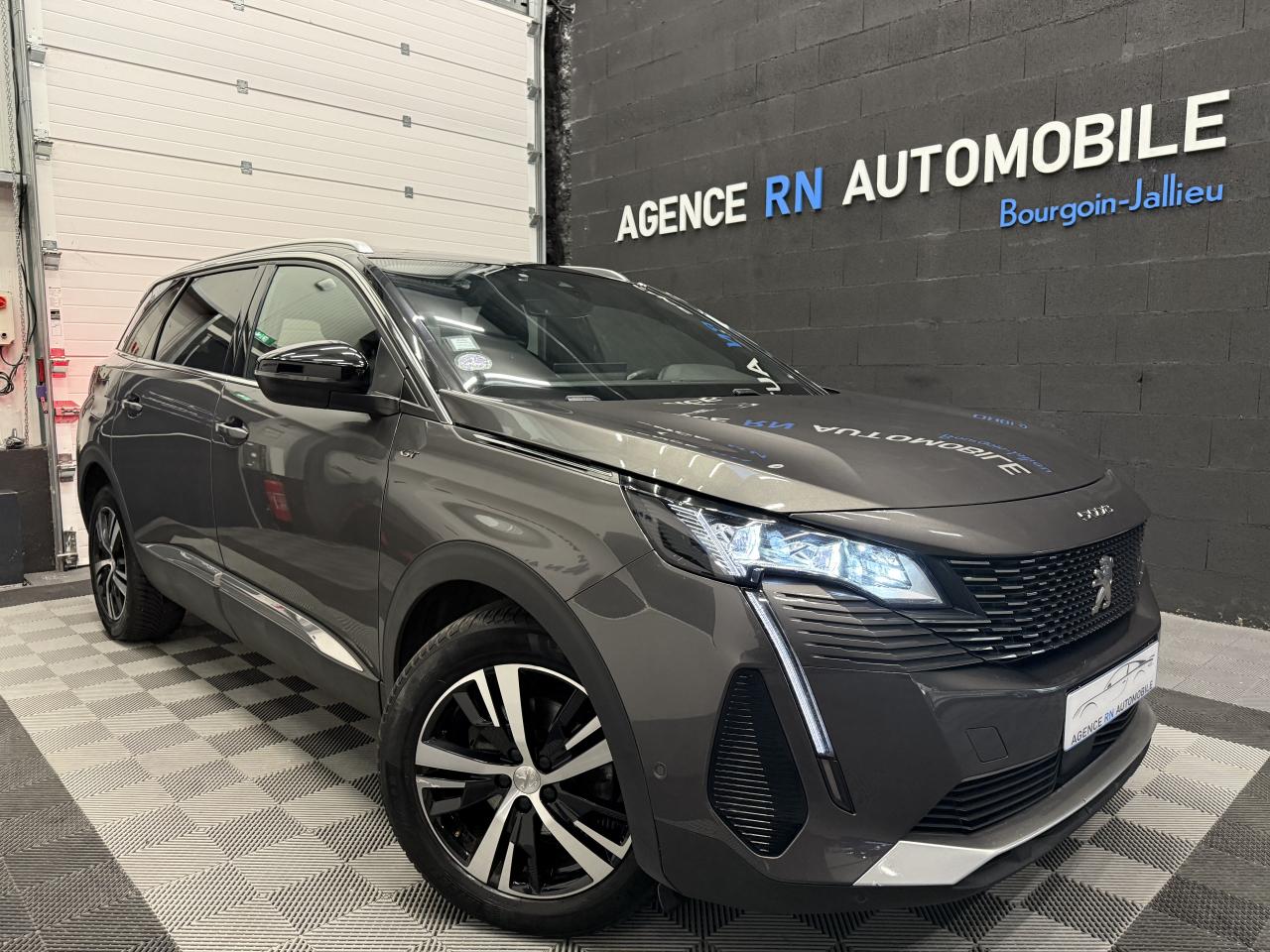 PEUGEOT 5008