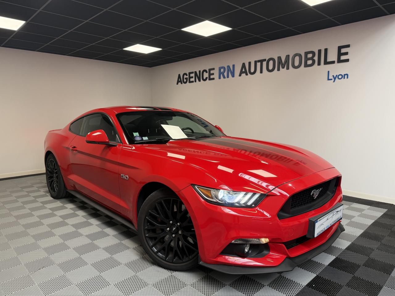 FORD MUSTANG