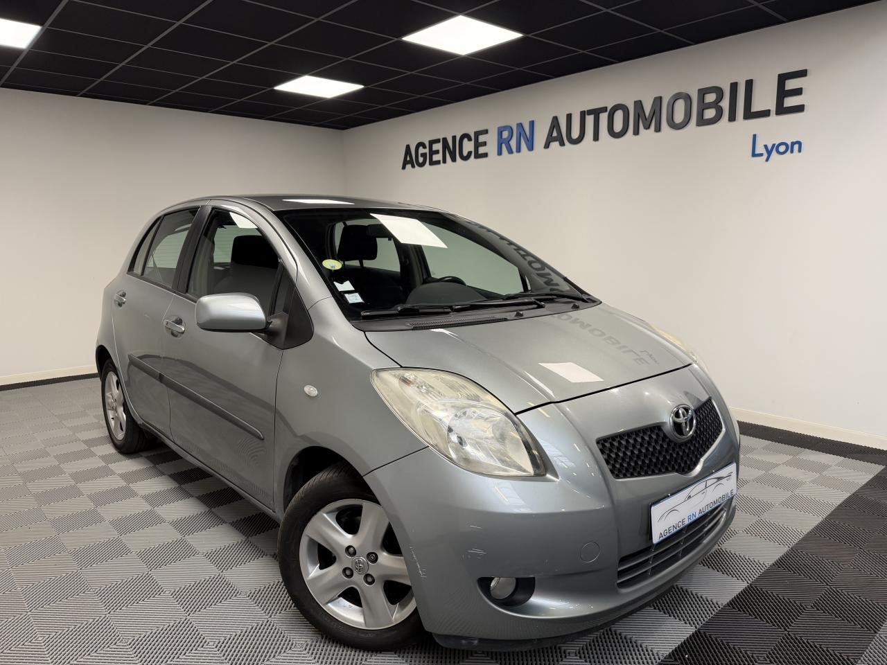 TOYOTA YARIS 1.3 VVTI 87 ch Sol BVA5 - 1ère Main Française