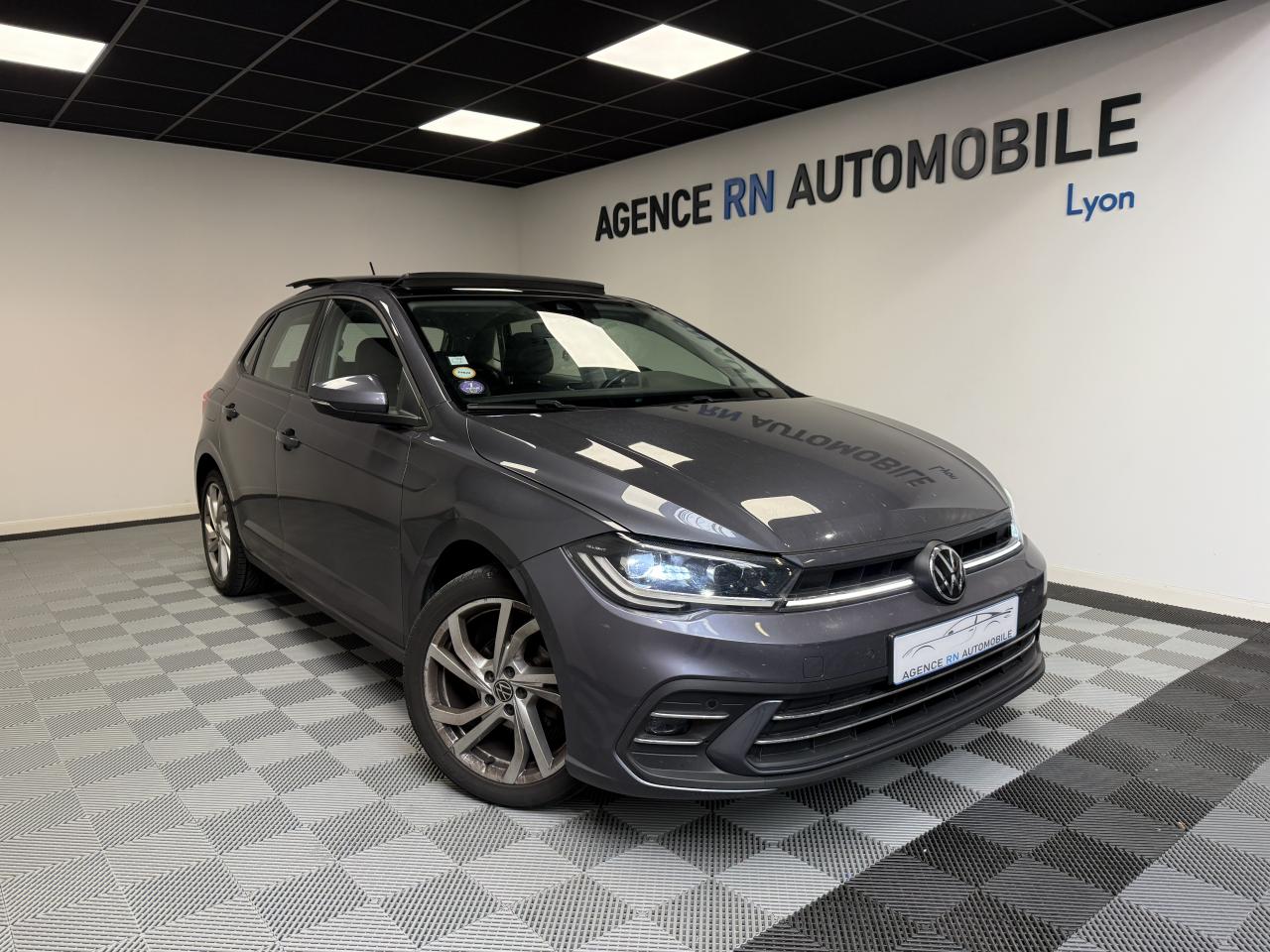 VOLKSWAGEN POLO
