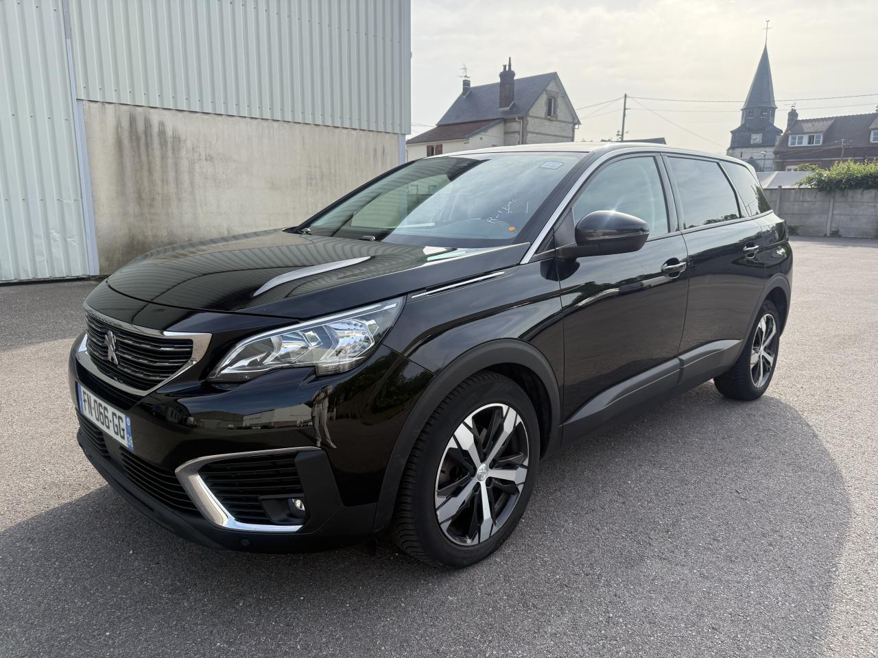 PEUGEOT 5008