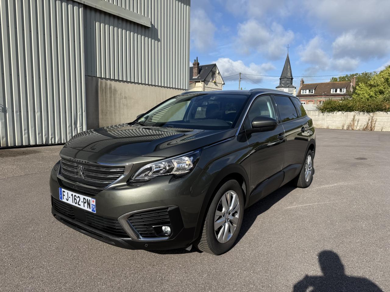 PEUGEOT 5008