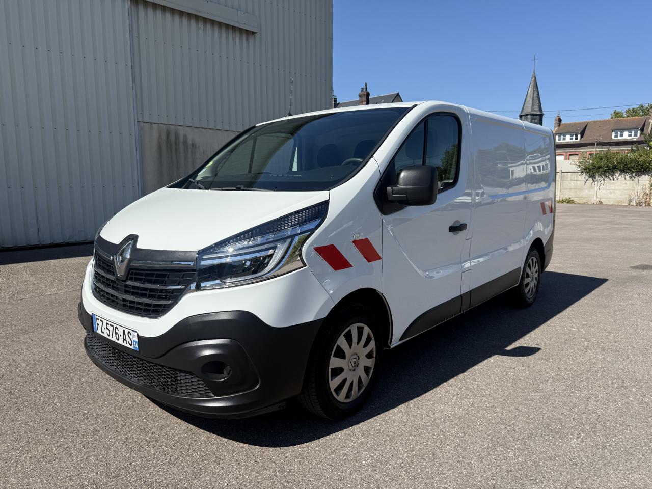 RENAULT TRAFIC
