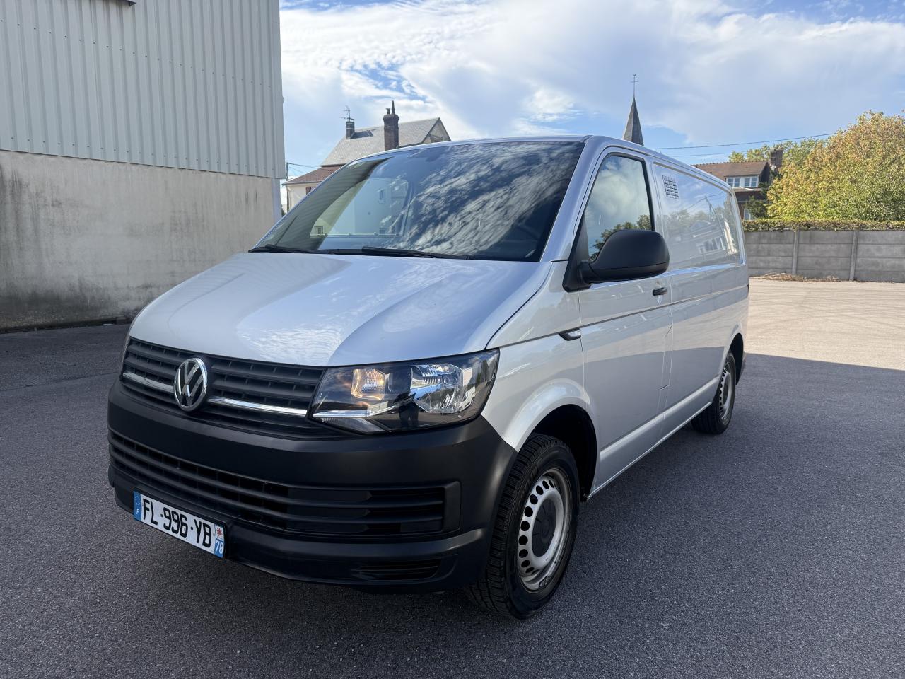 VOLKSWAGEN TRANSPORTER