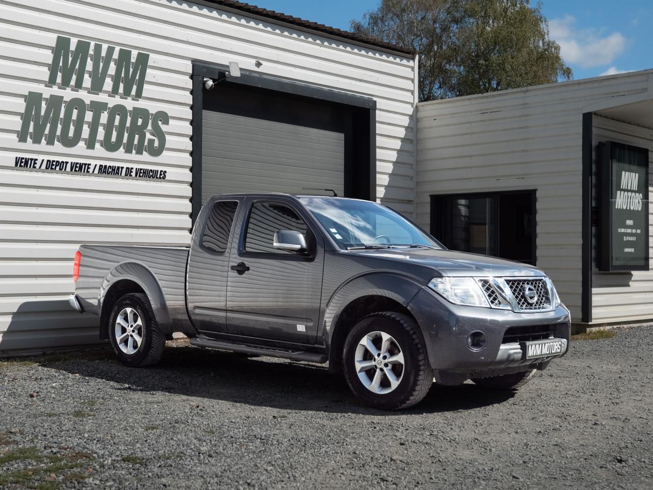 NISSAN NAVARA