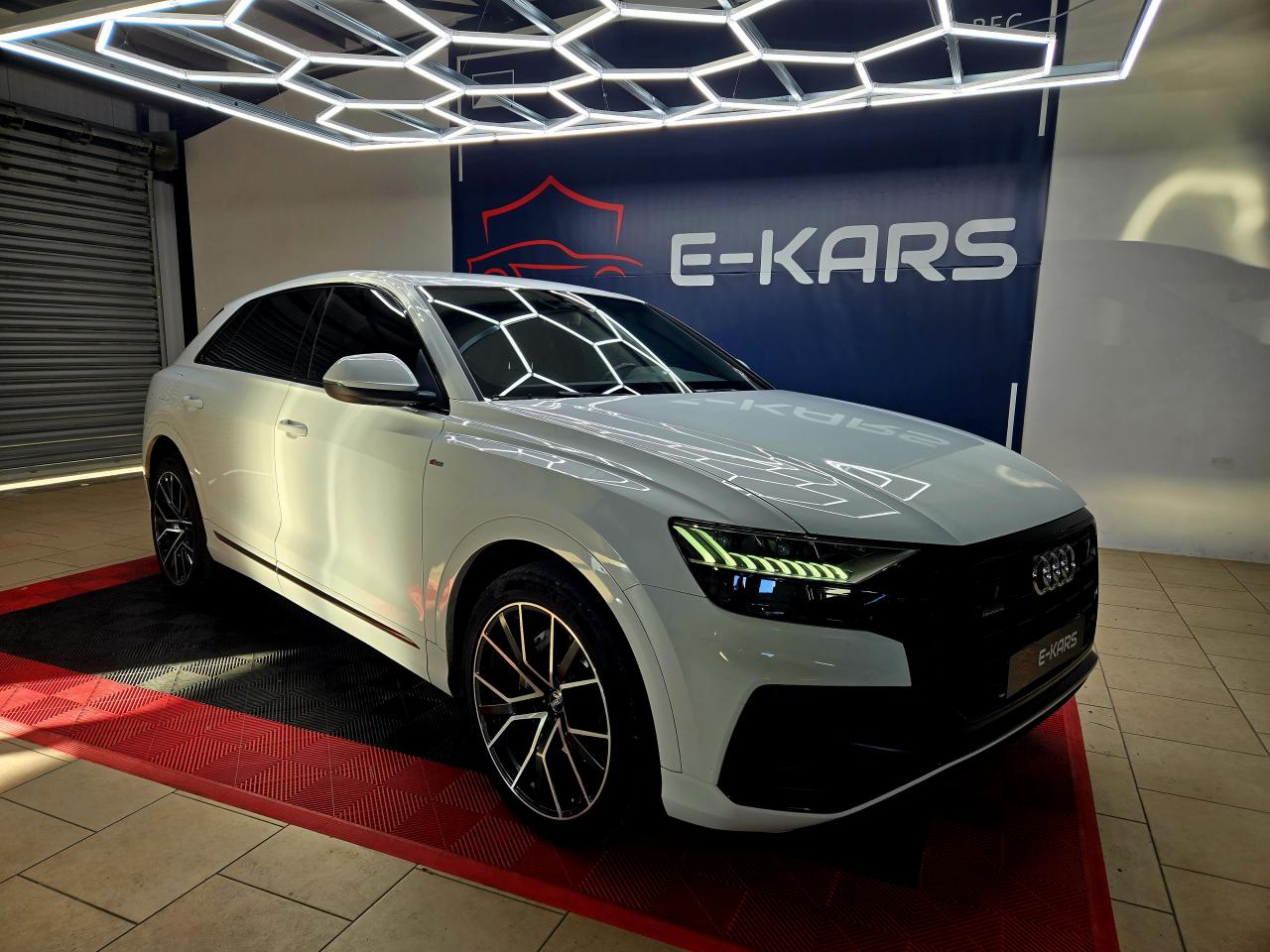 AUDI Q8
