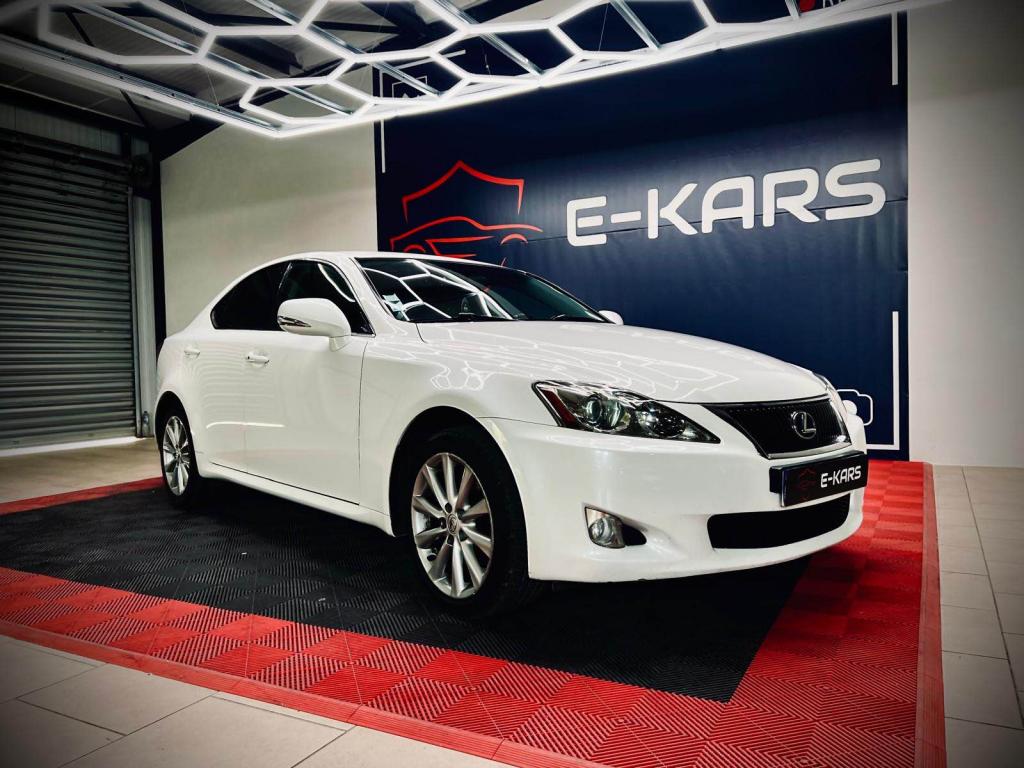 LEXUS IS