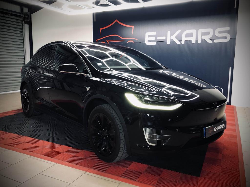 TESLA MODEL X