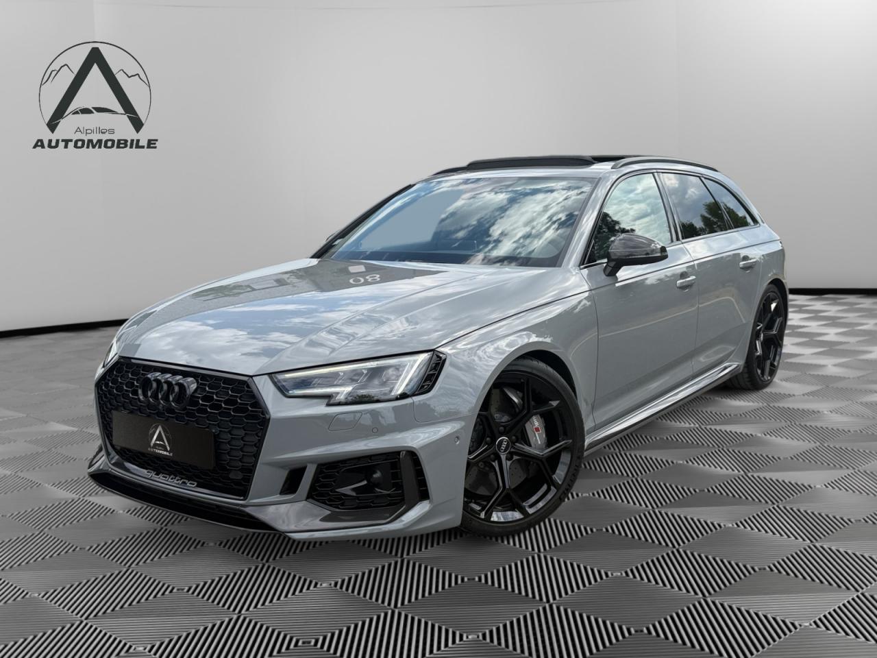 AUDI RS4 AVANT 2.9 V6 TFSI 450 EXCLUSIVE / CERAMIQUE / TOIT OUVRANT / CARBONE / BANG OF OLUFSEN / SUIVI AUDI