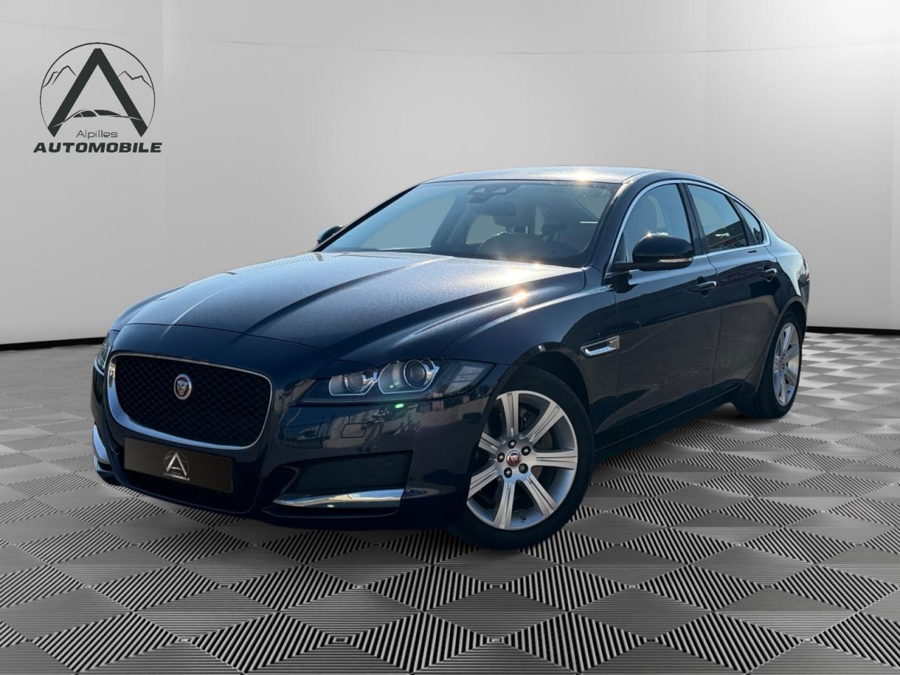 JAGUAR XF 2.0D - 163 - BVA - Prestige / SIÈGES ÉLECTRIQUES-CHAUFFANTS / CAMÉRA DE RECUL / VOLANT CHAUFFANT