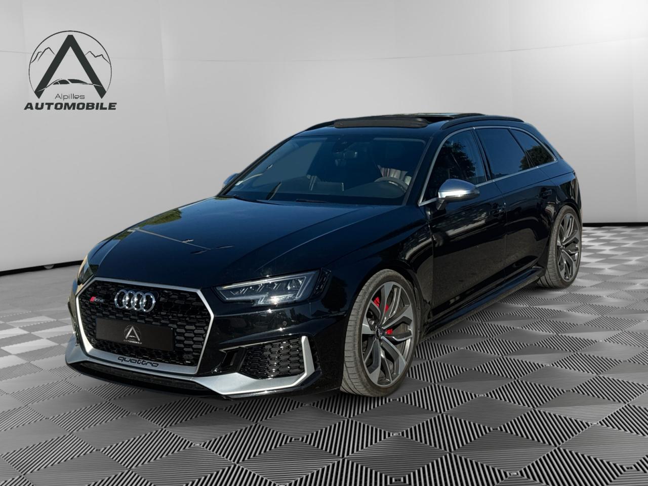 AUDI RS4 AVANT