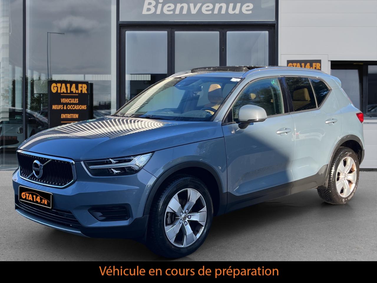 VOLVO XC40