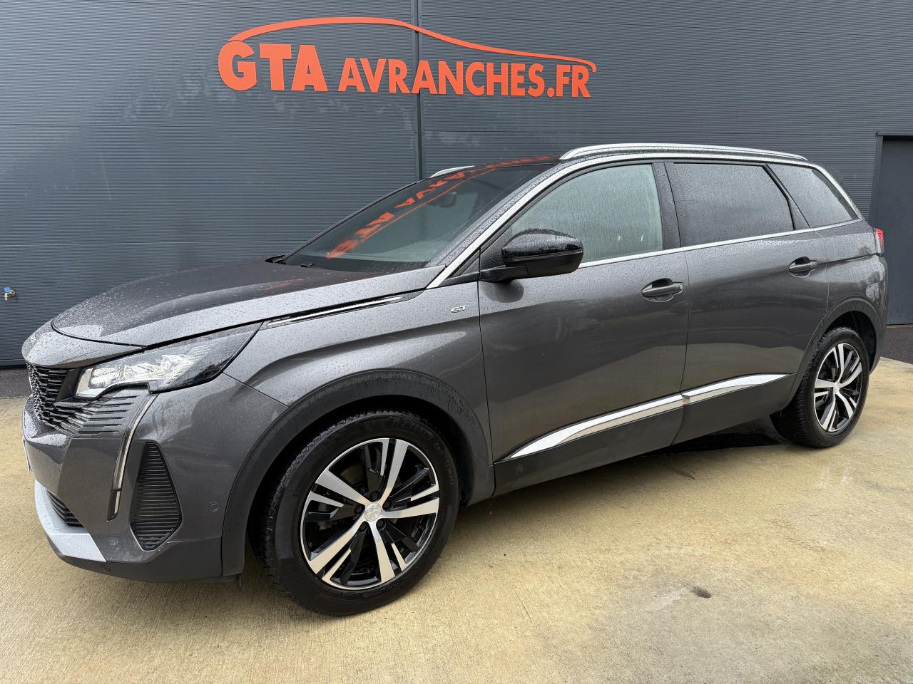 PEUGEOT 5008